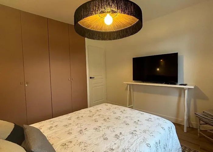 Du Paradis Des Canards * لا تاسْتْ دو بوك