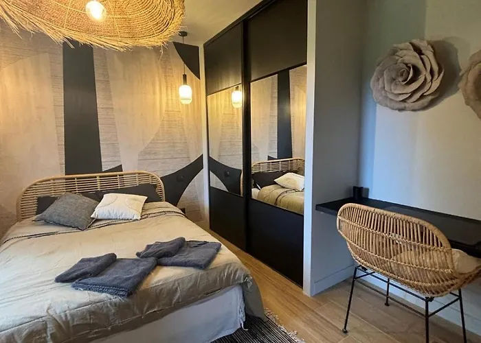 Du Paradis Des Canards لا تاسْتْ دو بوك